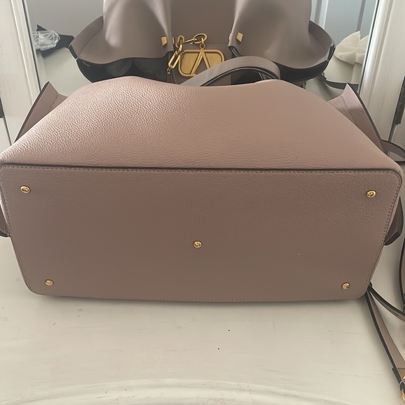 Valentino Garavani Pink Pebbled Leather VLogo Escape Medium Tote Bag New - Picture 4 of 10